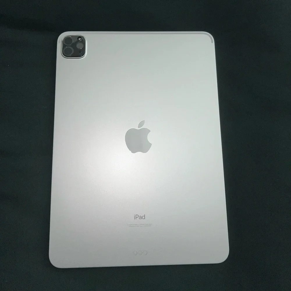 11-Inch 3rd Gen M1 iPad Pro & Accessories